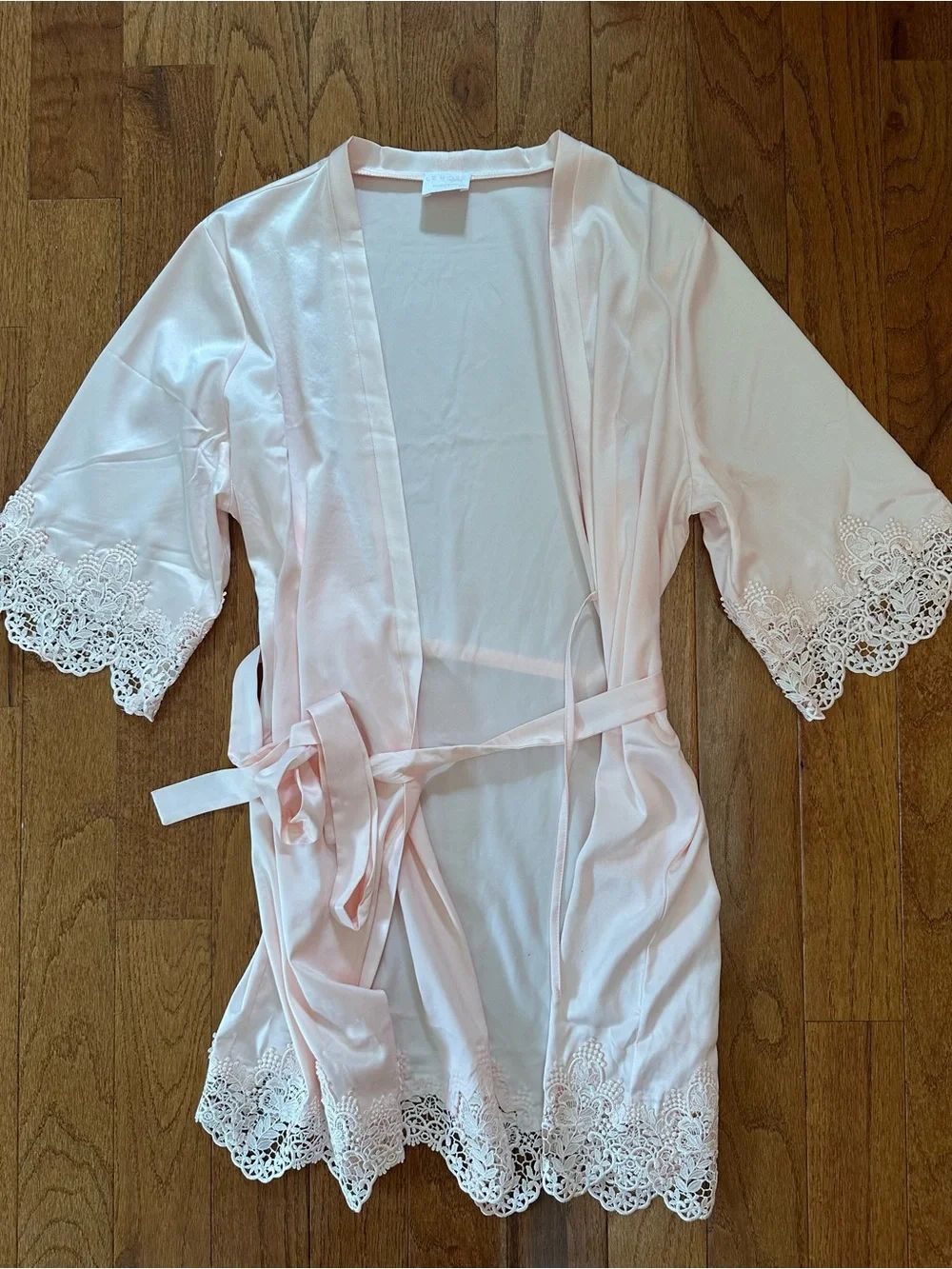 Le Rose Robe - Picture 1 of 3